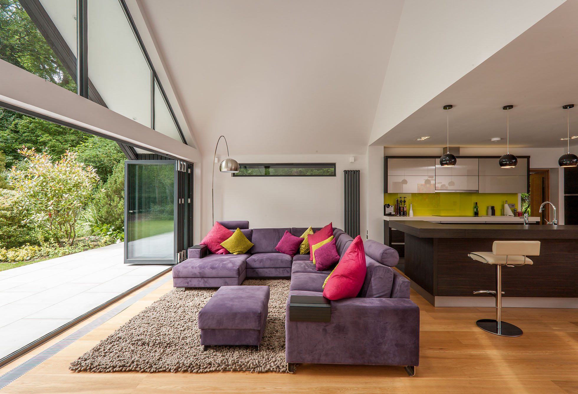 Use Glass In Your Home To Instantly Modernise And Beautify Your Space