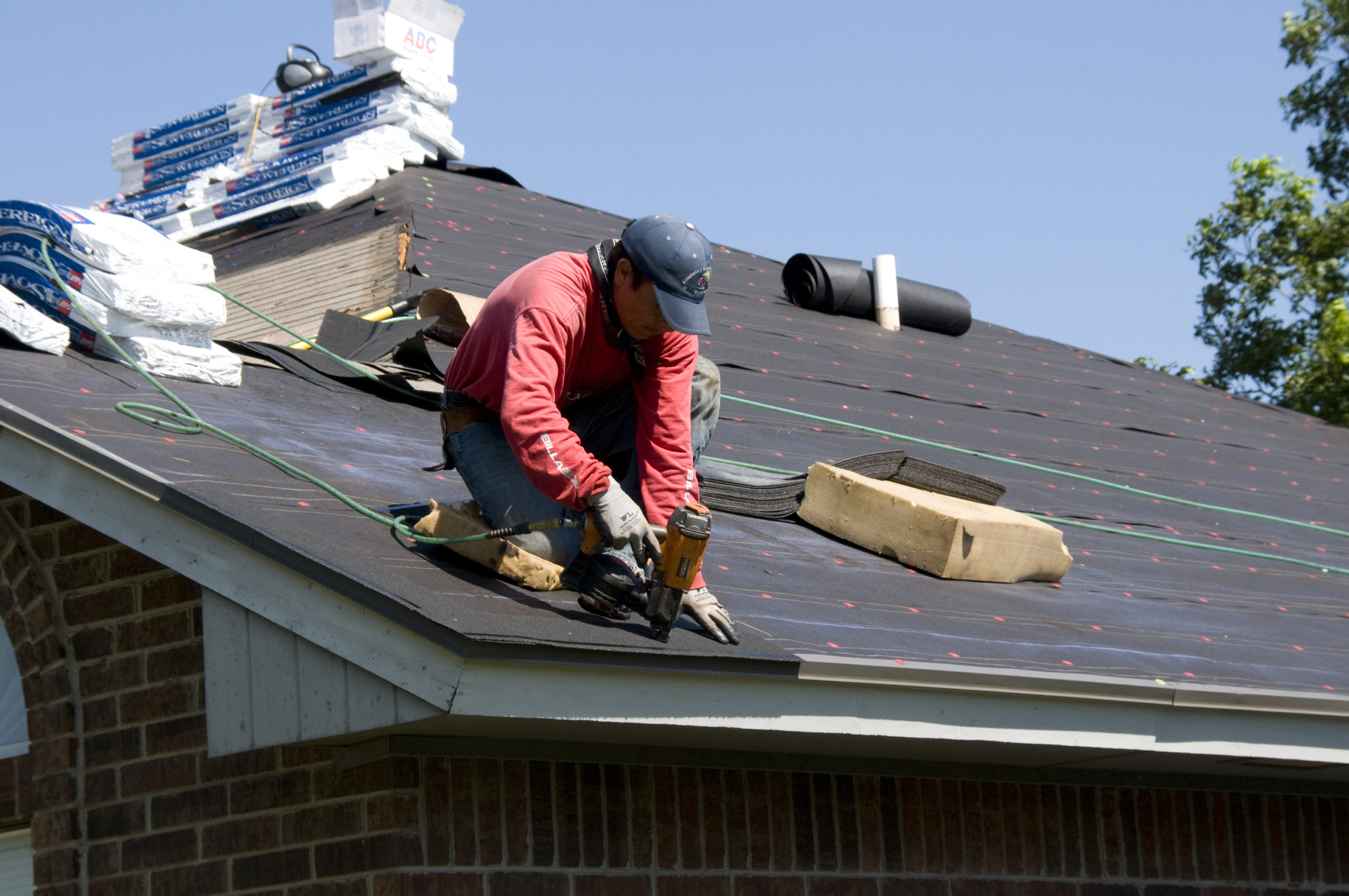 What Are The Best Ways To Pick And Choose A Roofing Company?
