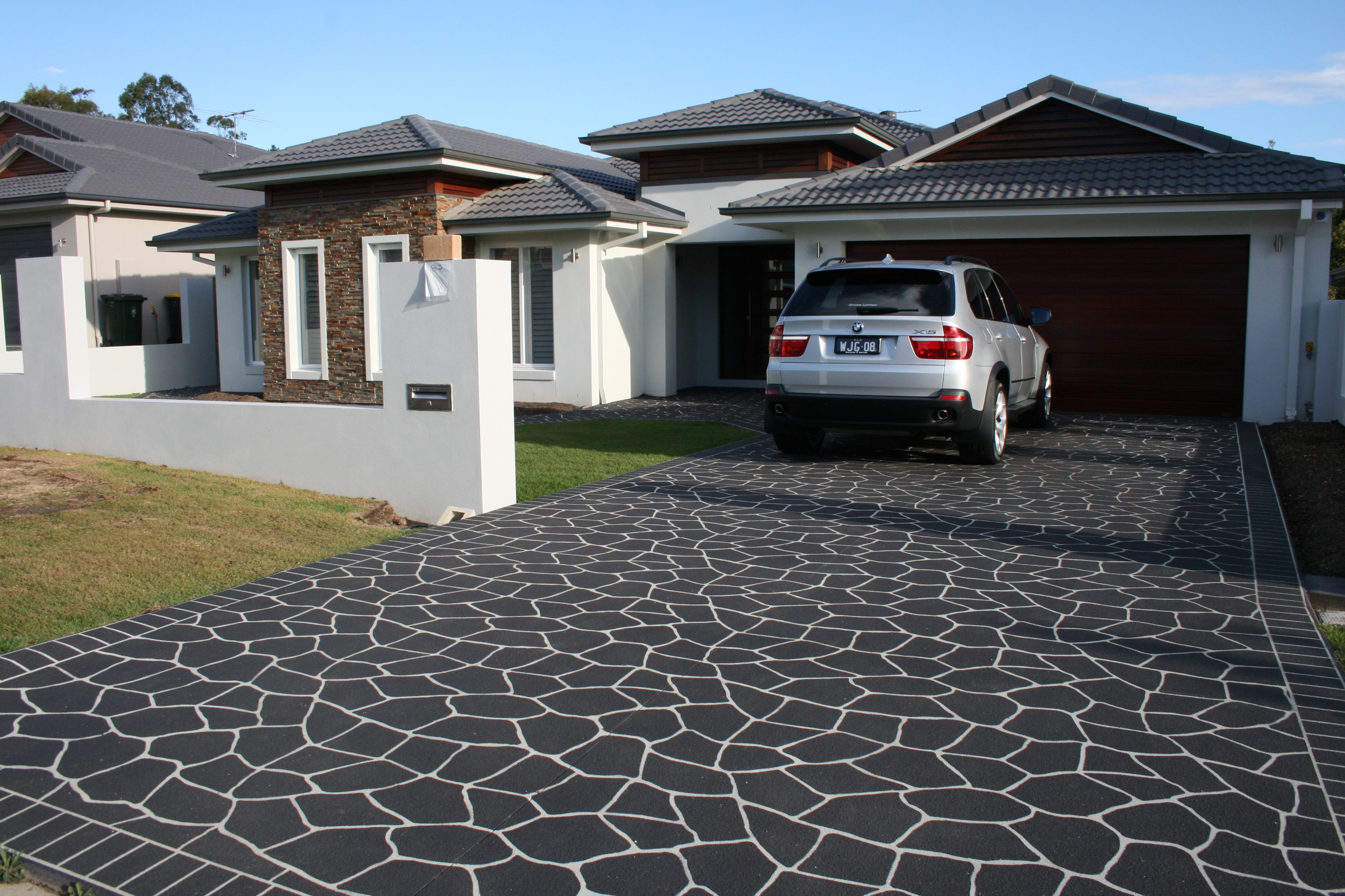Useful Strategies For Maintaining The Driveways Efficiently