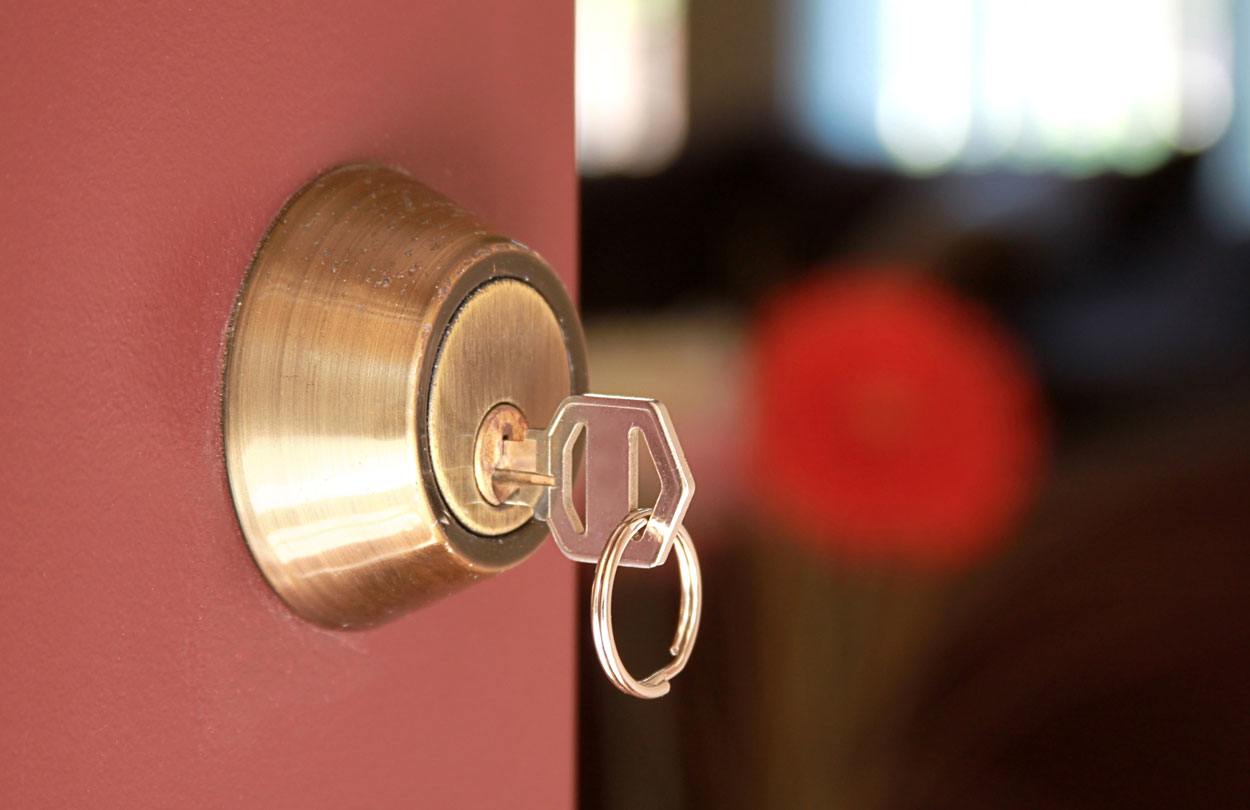 Benefits Of Hiring A Professional Emergency Locksmith Service