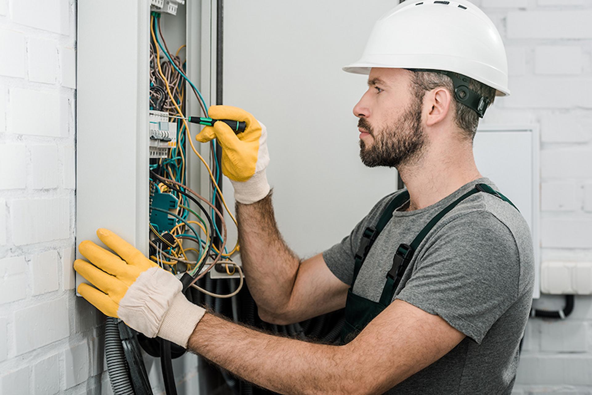 Step By Step Approach To Choose An Electrical Contractor In Essex