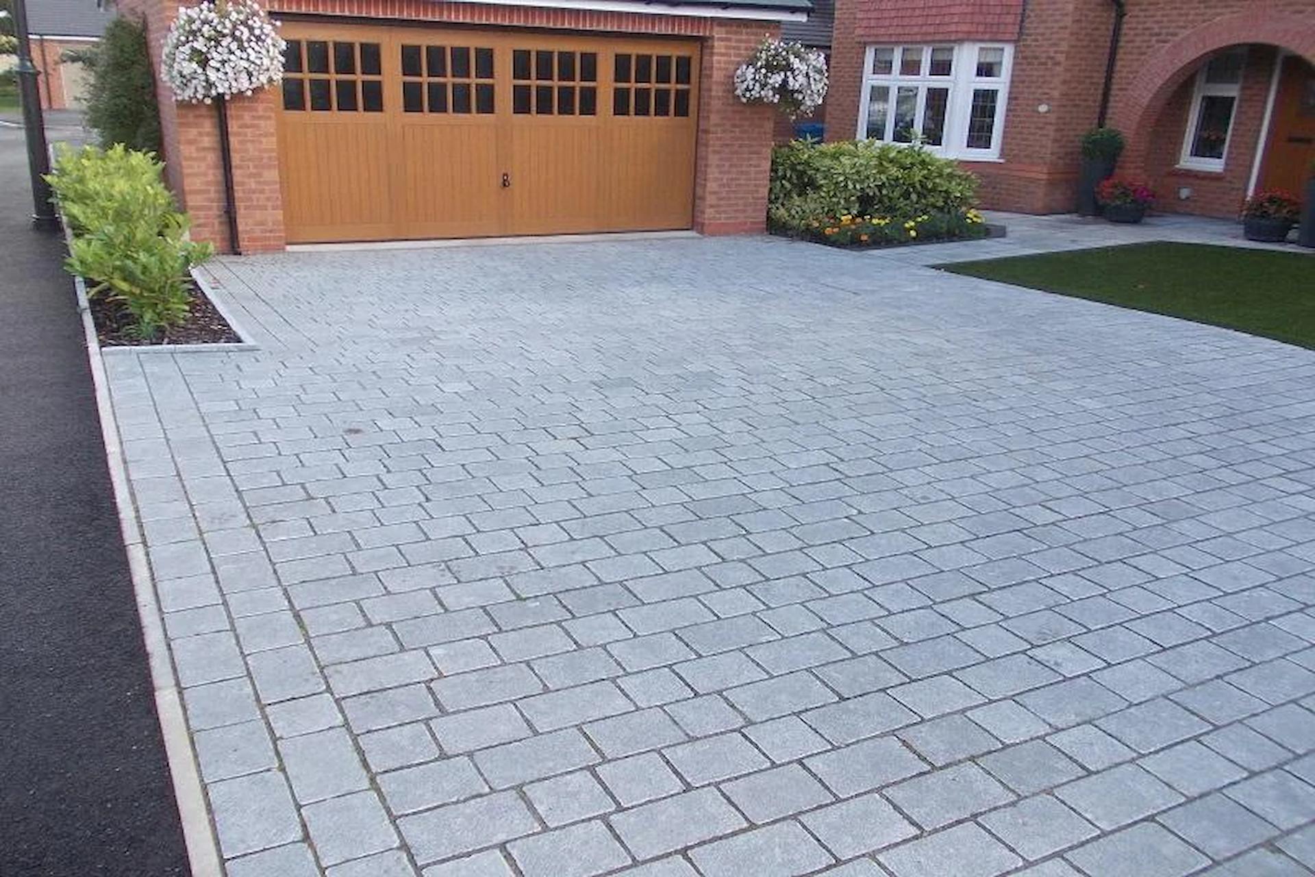 How To Choose The Best Quality And Design Of Driveways?