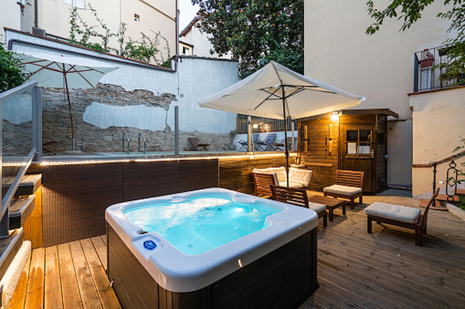 3 Top Reasons To Buy Hot Tubs