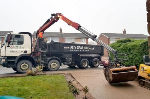 Grab Hire Guide 2025: Costs, Best Providers & What Fits Your Skip Needs